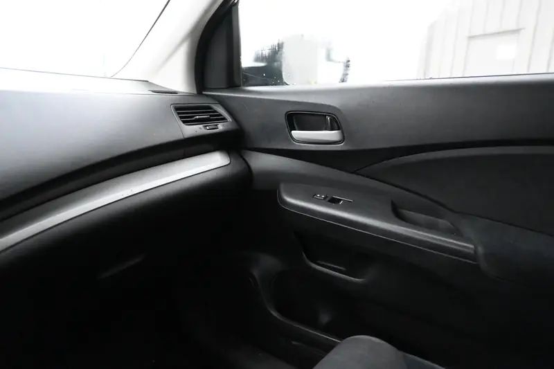 2013 HONDA CR-V LX — photo 10