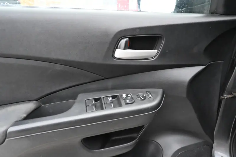 2013 HONDA CR-V LX — photo 17