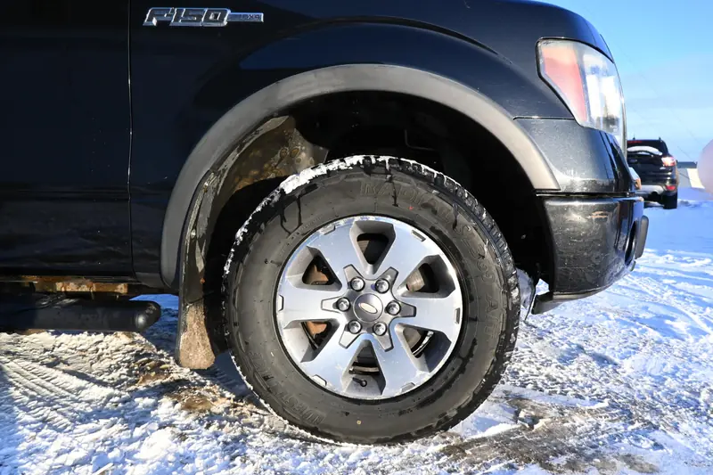 2011 FORD F-150 — photo 9