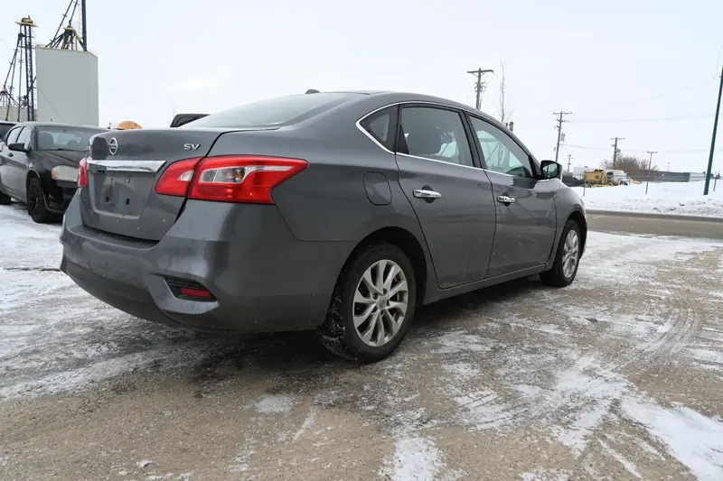 2018 NISSAN Sentra SV — photo 6