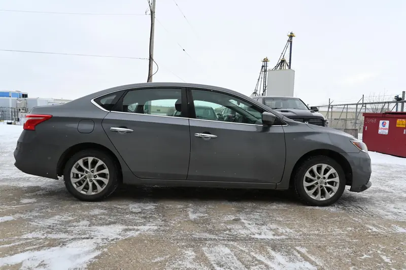 2018 NISSAN Sentra SV — photo 7