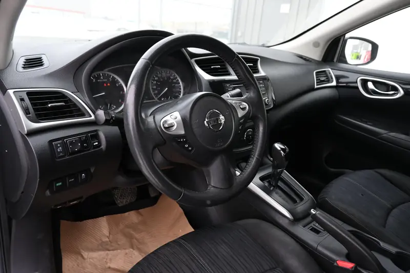2018 NISSAN Sentra SV — photo 11