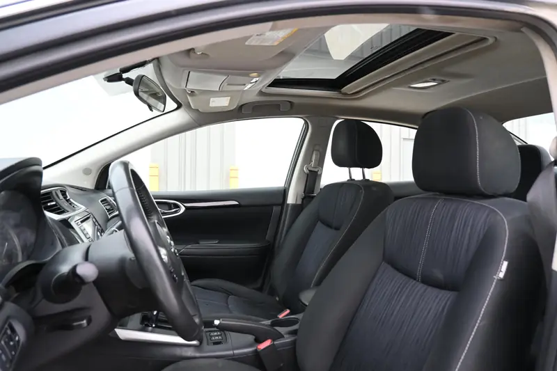 2018 NISSAN Sentra SV — photo 14
