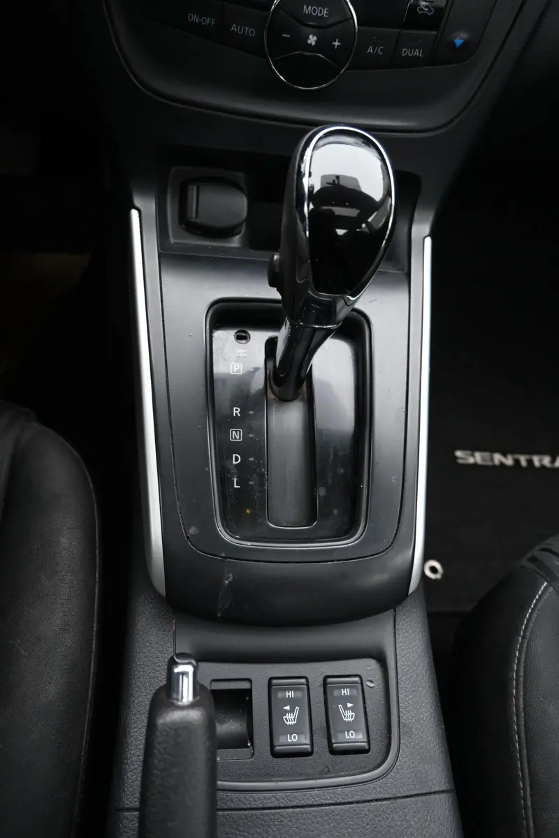 2018 NISSAN Sentra SV — photo 17