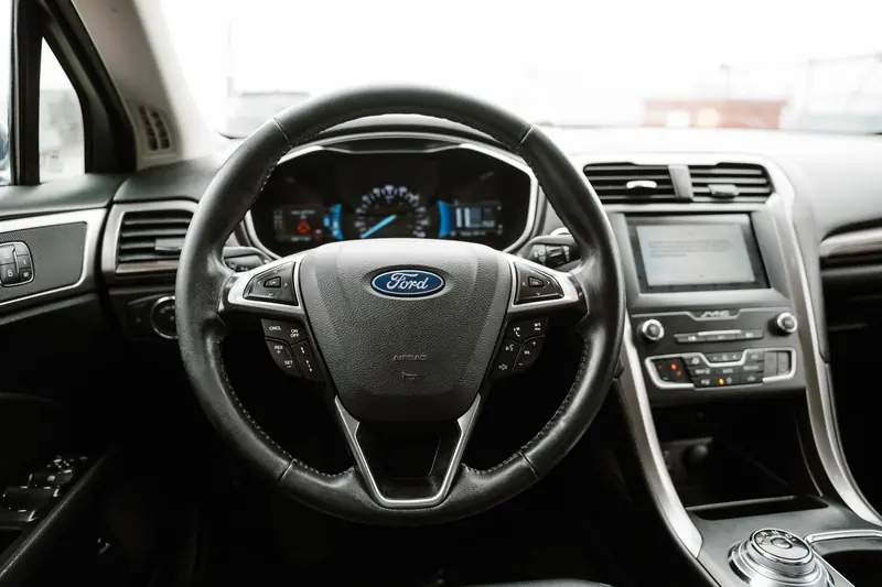 2019 FORD Fusion SEL Hybrid — photo 15