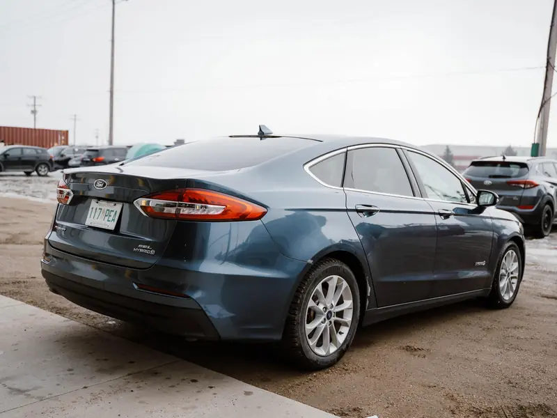 2019 FORD Fusion SEL Hybrid — photo 21