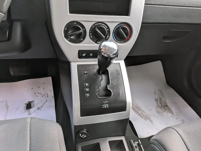 2008 JEEP Compass Rallye — photo 20