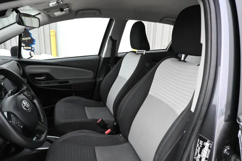 2018 TOYOTA Yaris LE — photo 16