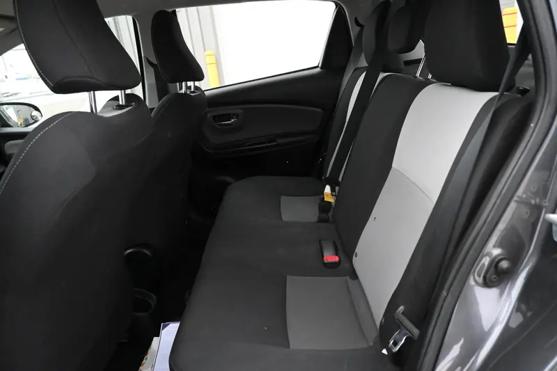 2018 TOYOTA Yaris LE — photo 20