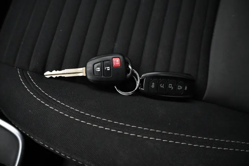 2018 TOYOTA Yaris LE — photo 21