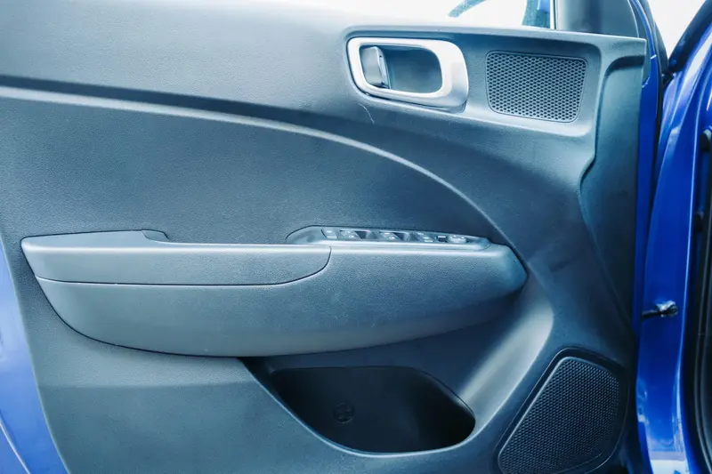 2023 HYUNDAI Venue SEL, Limited — photo 11