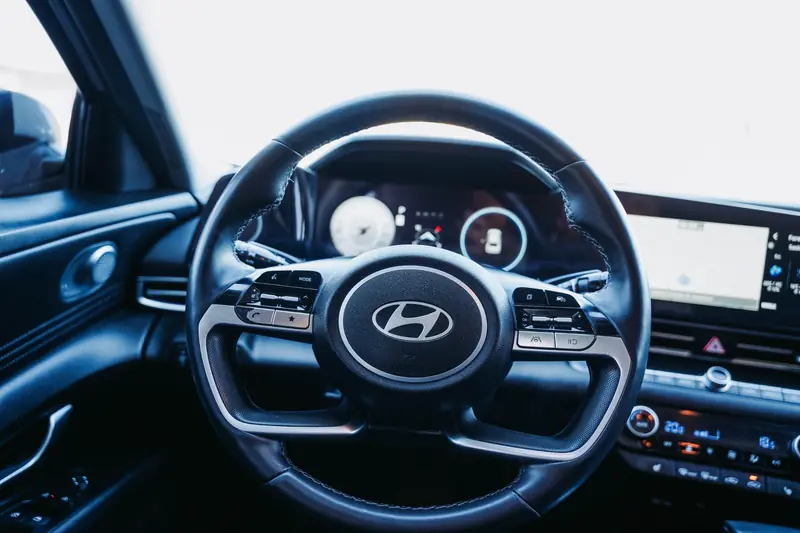 2024 HYUNDAI Elantra SEL — photo 16