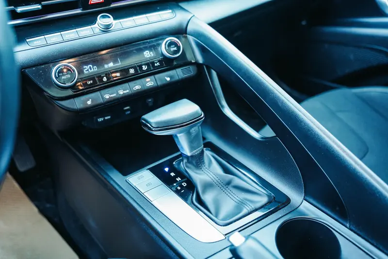 2024 HYUNDAI Elantra SEL — photo 21