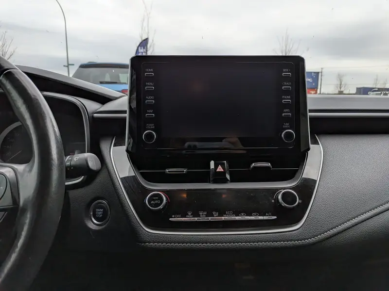 2019 TOYOTA Corolla SE — photo 19