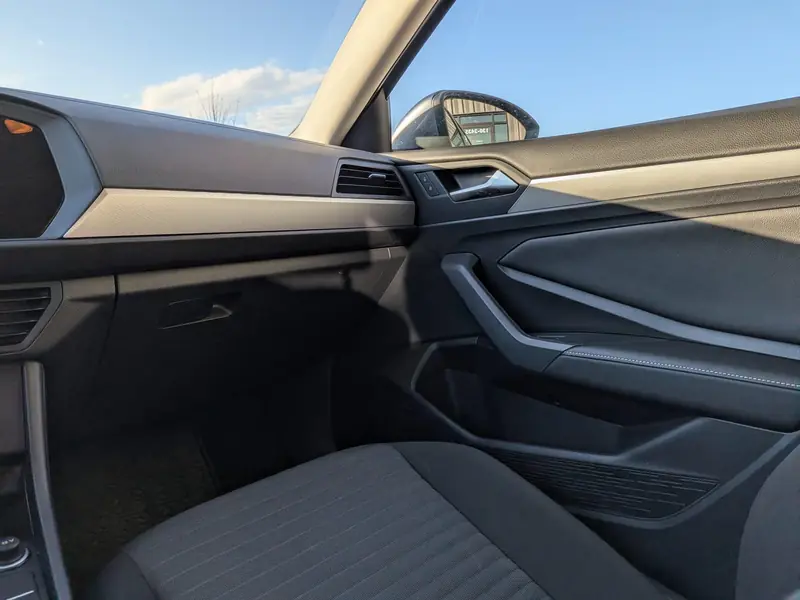 2022 VOLKSWAGEN Jetta S — photo 11