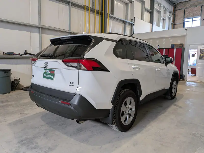 2020 TOYOTA RAV4 LE — photo 6