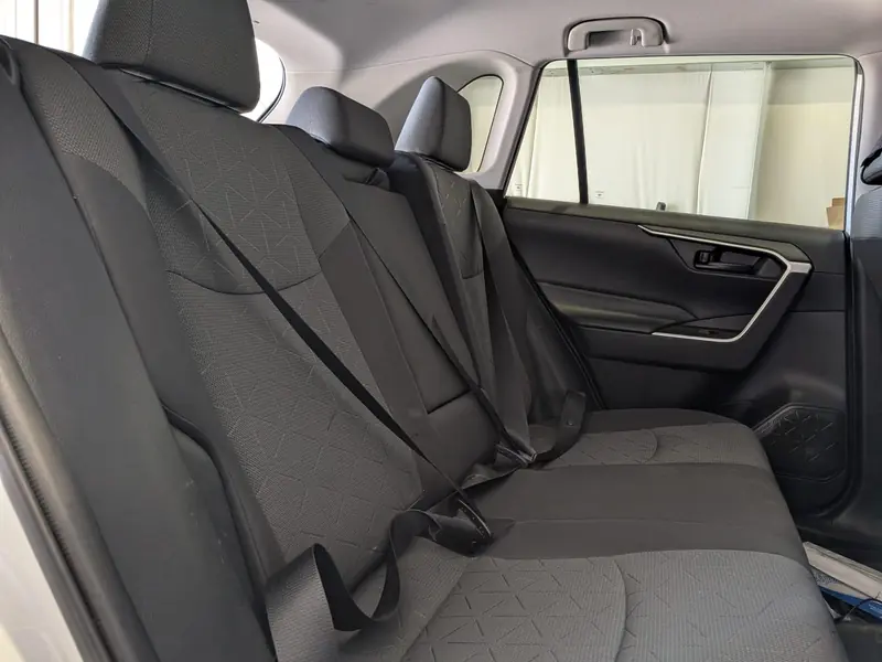 2020 TOYOTA RAV4 LE — photo 11