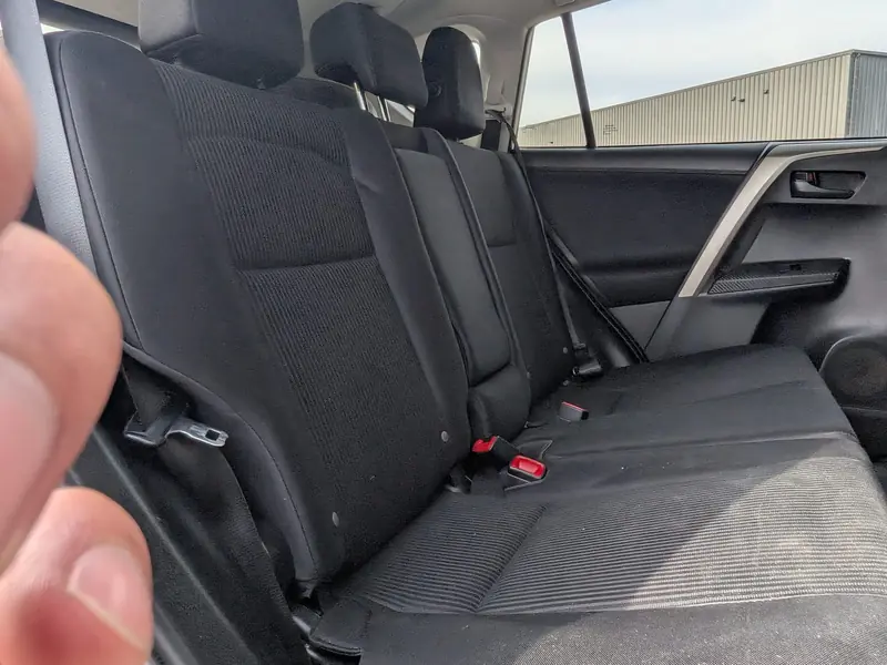 2015 TOYOTA RAV4 LE — photo 9