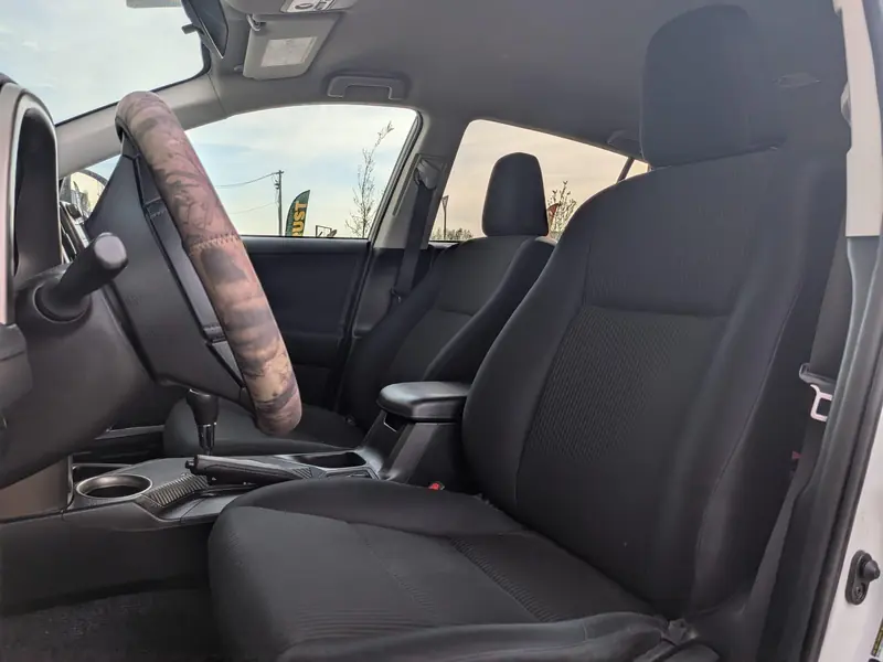 2015 TOYOTA RAV4 LE — photo 10