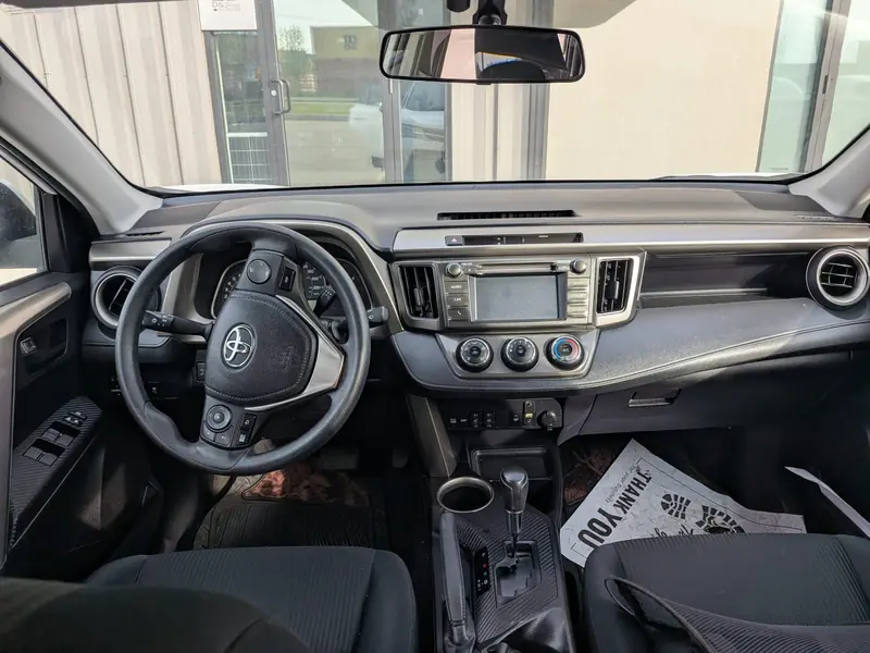 2015 TOYOTA RAV4 LE — photo 14