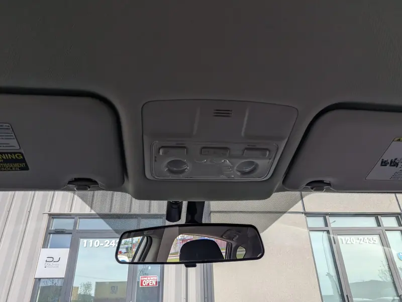 2015 TOYOTA RAV4 LE — photo 15