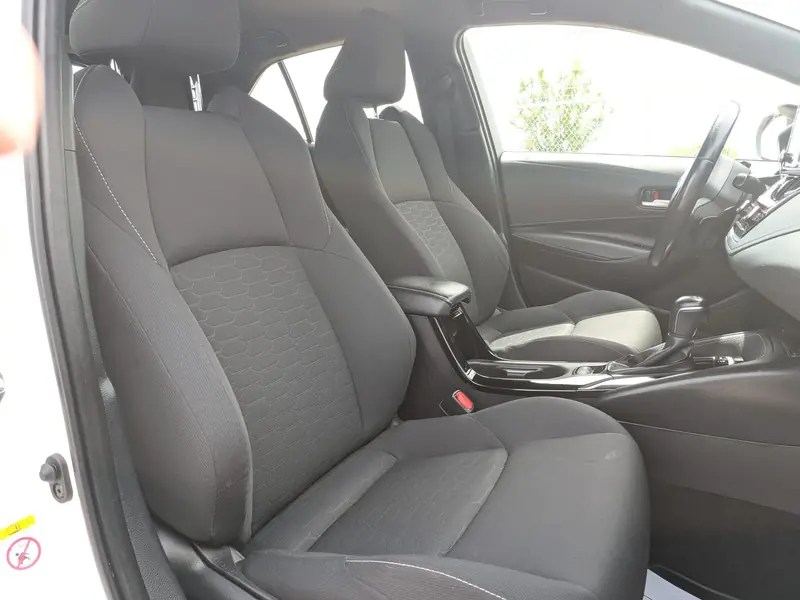 2019 TOYOTA Corolla SE — photo 13