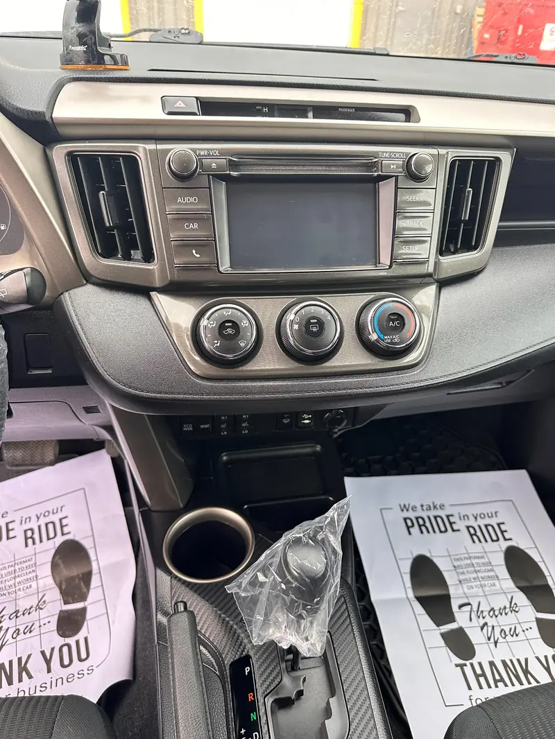 2015 TOYOTA RAV4 LE  — photo 10