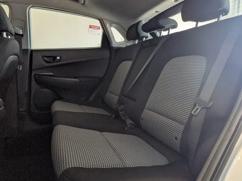 2021 HYUNDAI Kona SEL — photo 9