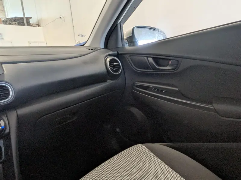 2021 HYUNDAI Kona SEL — photo 15